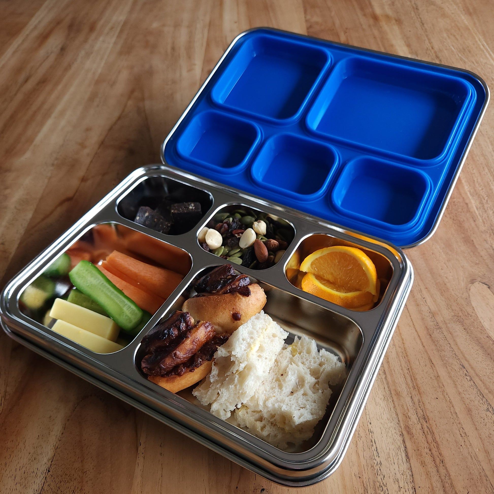 Five-compartment stainless steel bento lunchbox for kids, food-grade, durable design blue