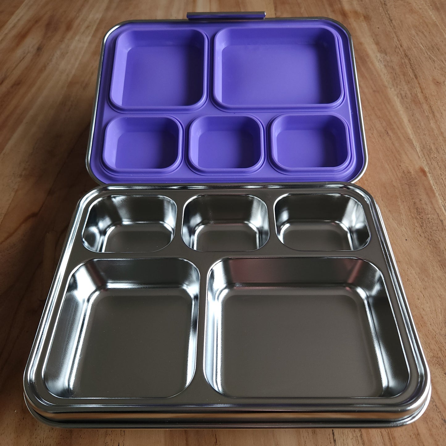 Five-compartment stainless steel bento lunchbox for kids, food-grade, durable design purple